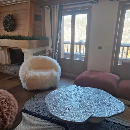 Luxe - Meribel 10p 4bdr 4 Bthr Chalet
